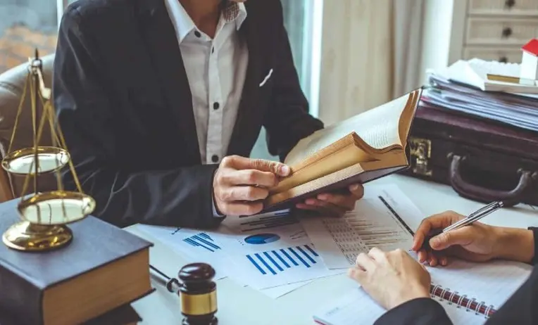 الفرق بين المؤسسة والشركة